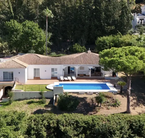 Oтдельно стоящая вилла R5210131