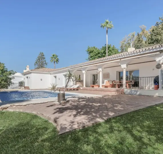 Oтдельно стоящая вилла R5210131