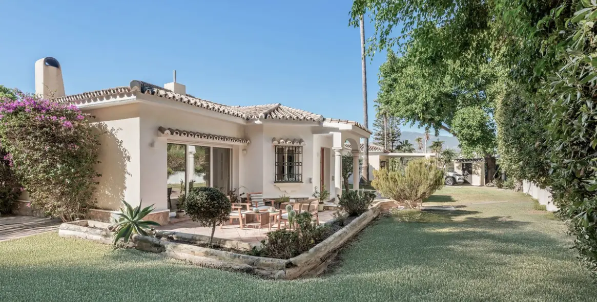 Продажа  отдельно стоящей виллы в Estepona (район El Paraiso) 6