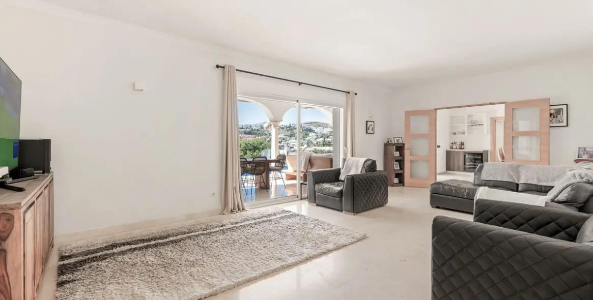 Продажа  отдельно стоящей виллы в Estepona (район El Paraiso) 17