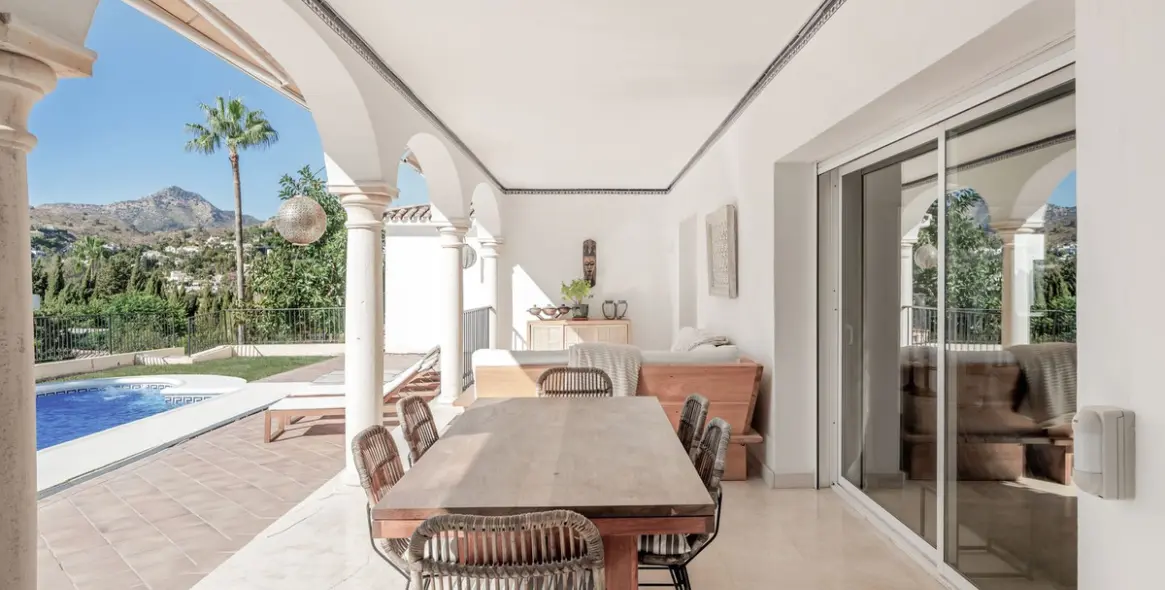 Продажа  отдельно стоящей виллы в Estepona (район El Paraiso) 19