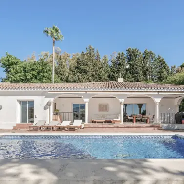 Venta de villa independiente en El Paraiso