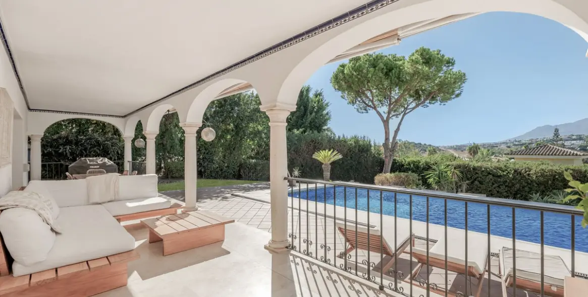 Venta de villa independiente en El Paraiso 21