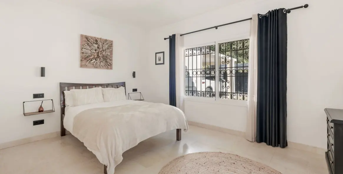 Venta de villa independiente en El Paraiso 26