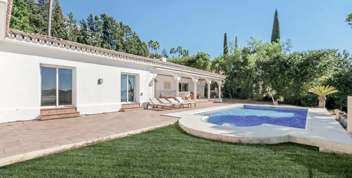 Venta de villa independiente en El Paraiso 34