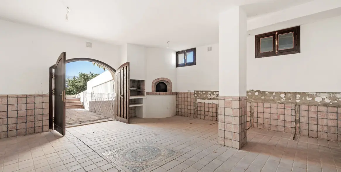 Venta de villa independiente en El Paraiso 35