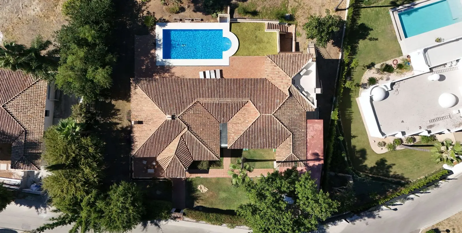 Продажа  отдельно стоящей виллы в El Paraiso 39