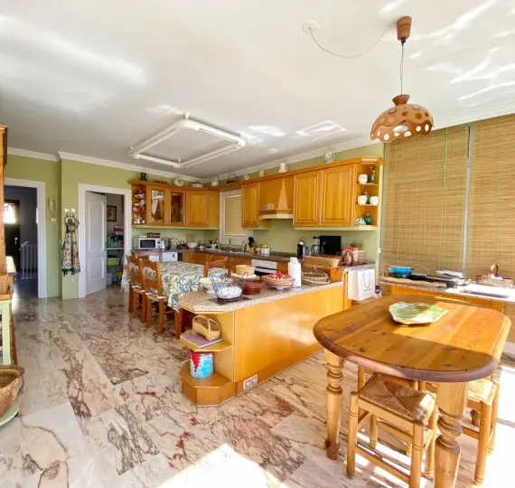 Sale of detached villa in Marbella