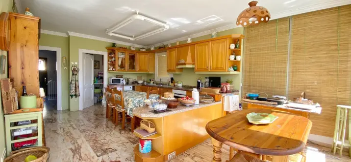 Sale of detached villa in Marbella 2