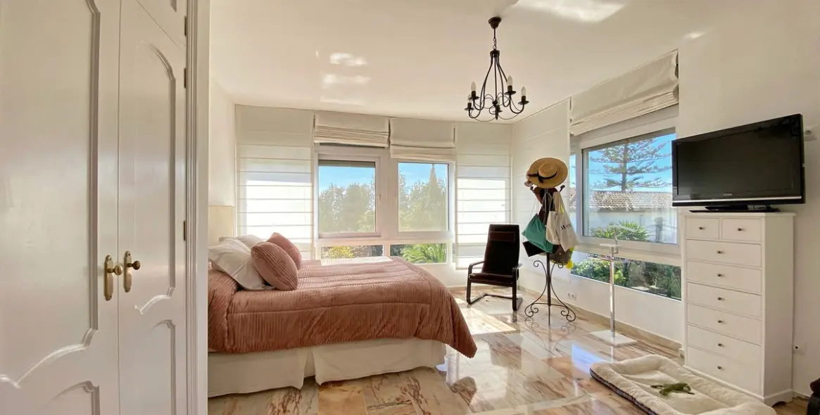 Продажа  отдельно стоящей виллы в Marbella 15