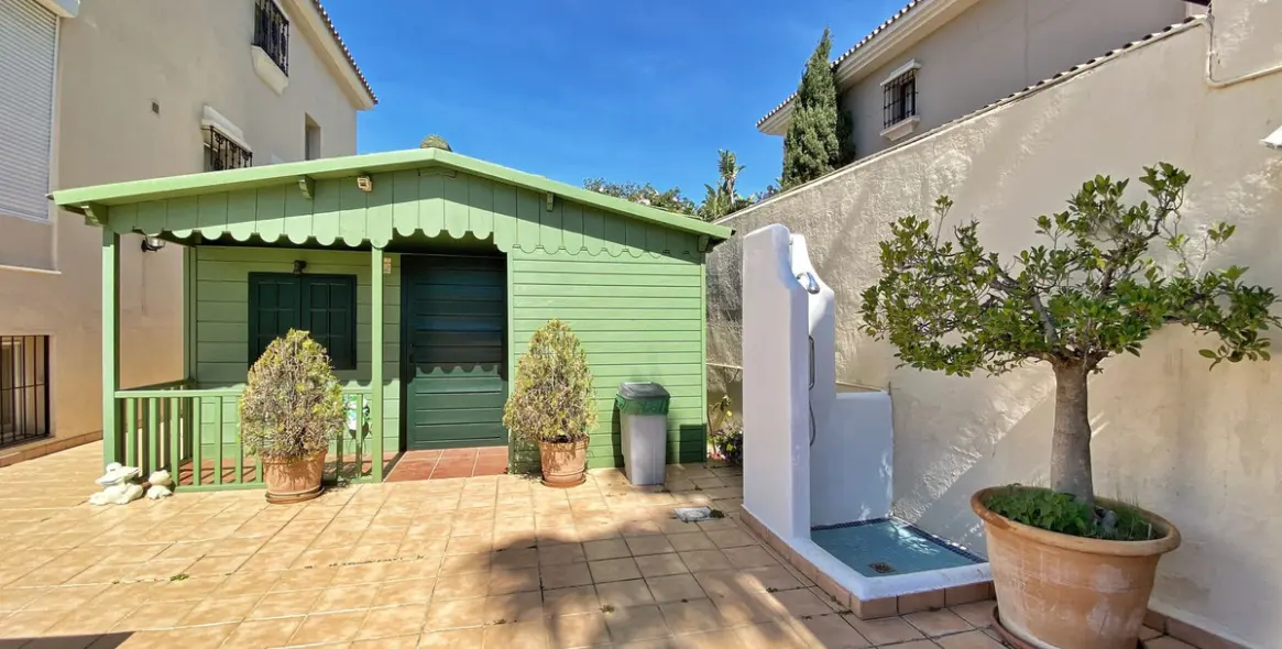 Sale of detached villa in Marbella 32