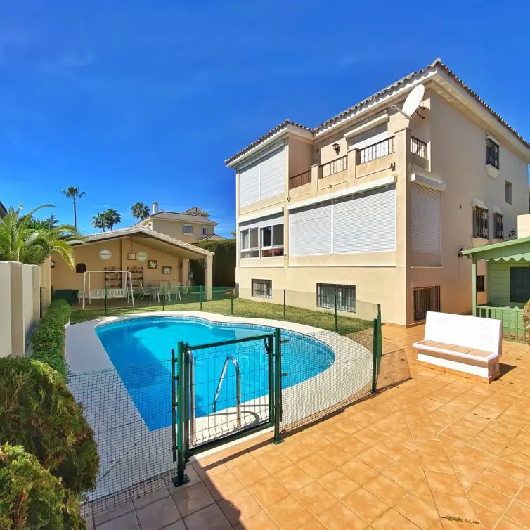 Venta de villa independiente en Marbella