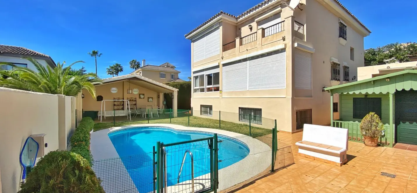 Venta de villa independiente en Marbella 1