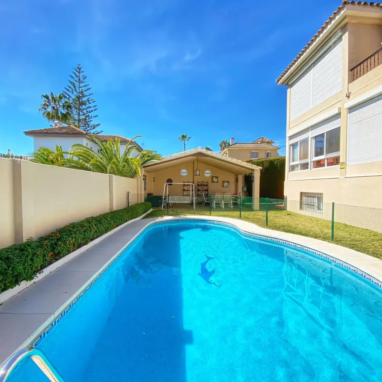 Venta de villa independiente en Marbella