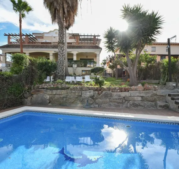 Venta de casa pareada en Marbella