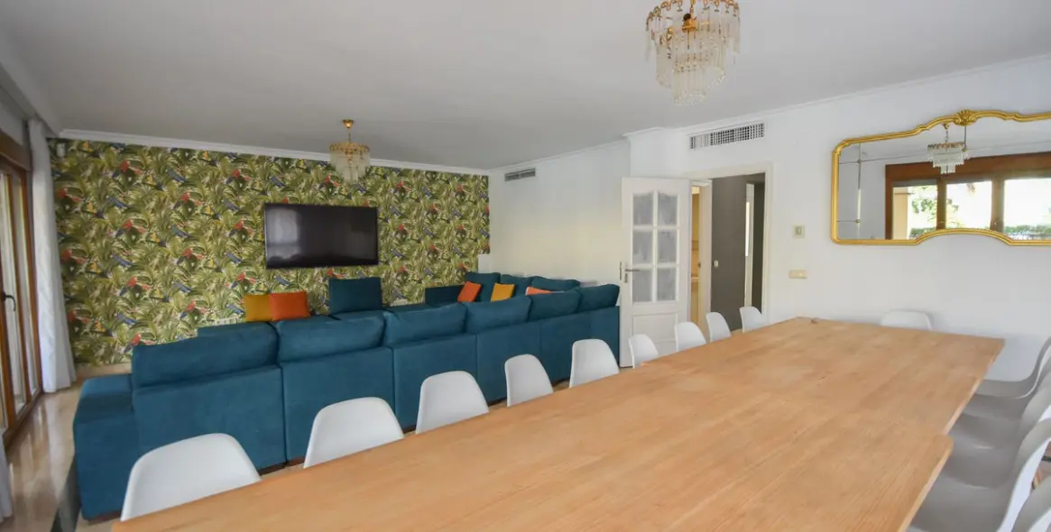 Продажа дома на две семьи в Marbella 7