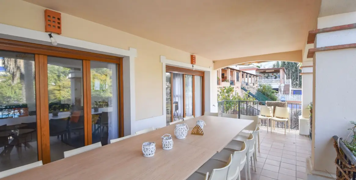 Продажа дома на две семьи в Marbella 10