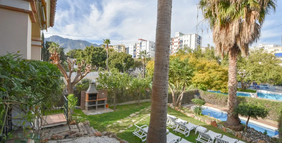 Продажа дома на две семьи в Marbella 11