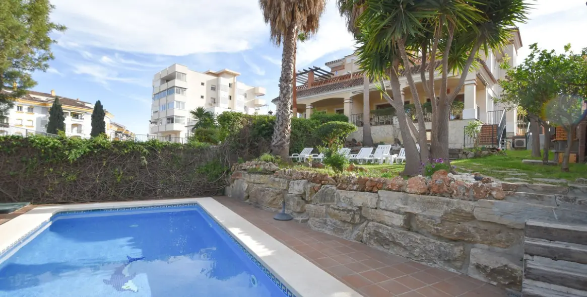 Продажа дома на две семьи в Marbella 14