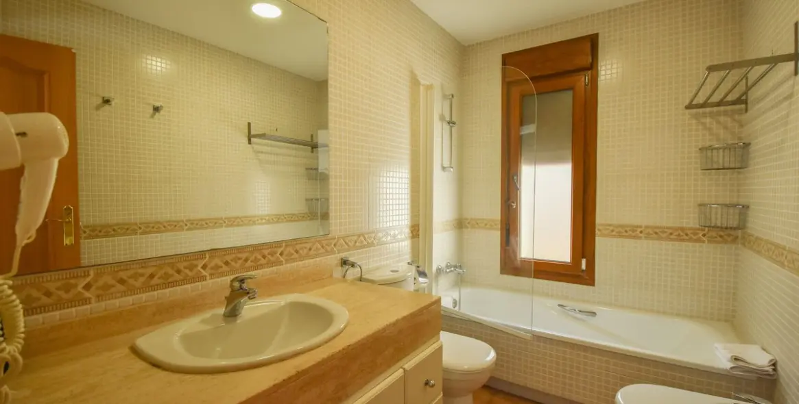 Sale of semi-detached house in Marbella 36