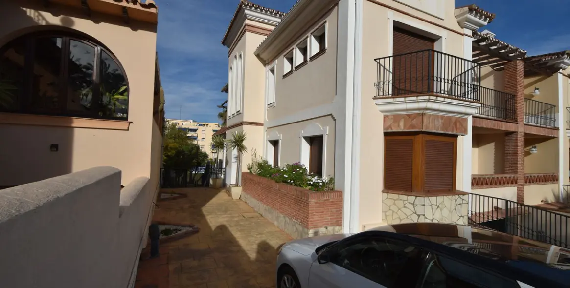 Sale of semi-detached house in Marbella 48