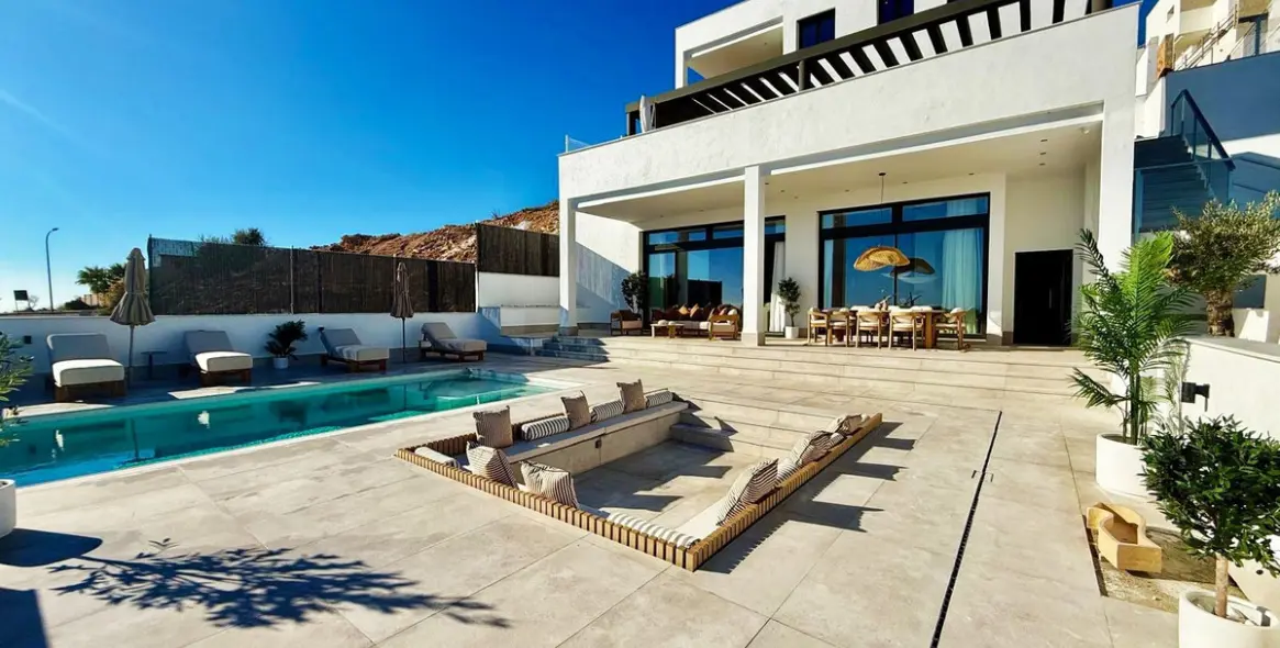 Sale of detached villa in Benalmadena 3