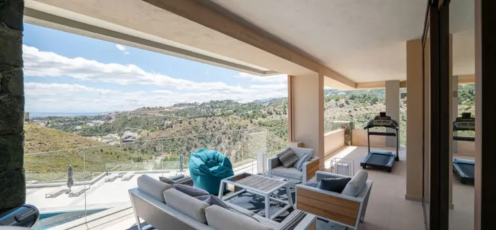 Sale of penthouse in Benahavís 2