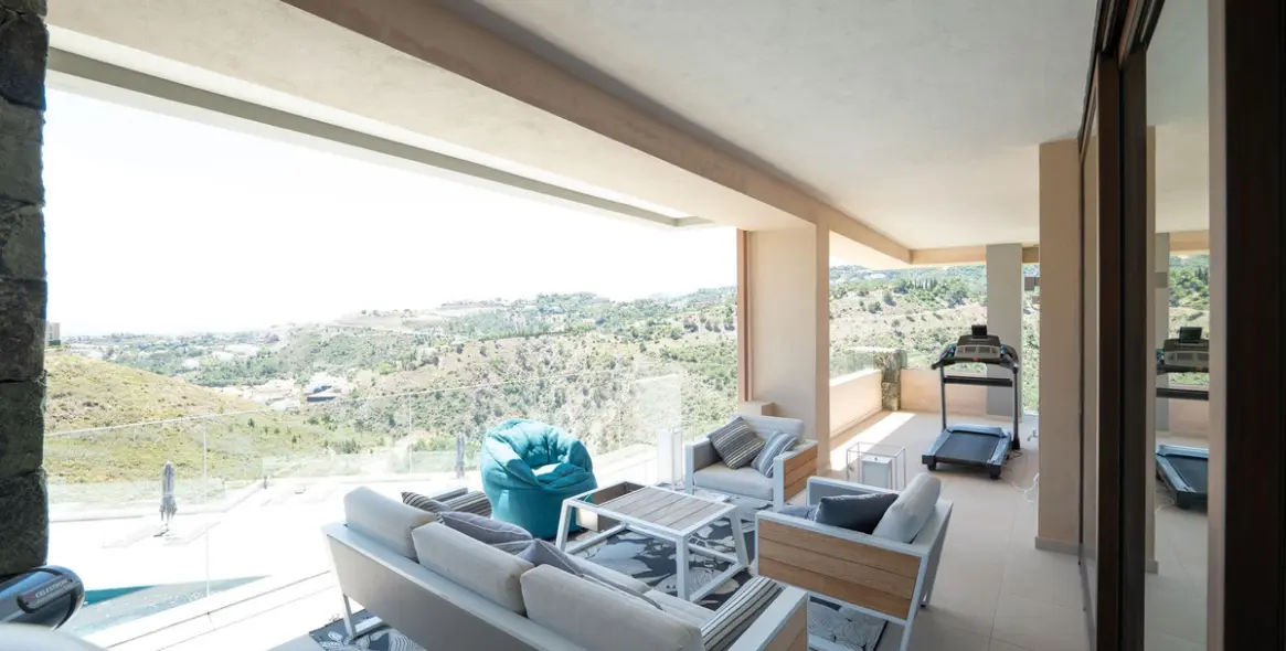 Sale of penthouse in La Quinta 23