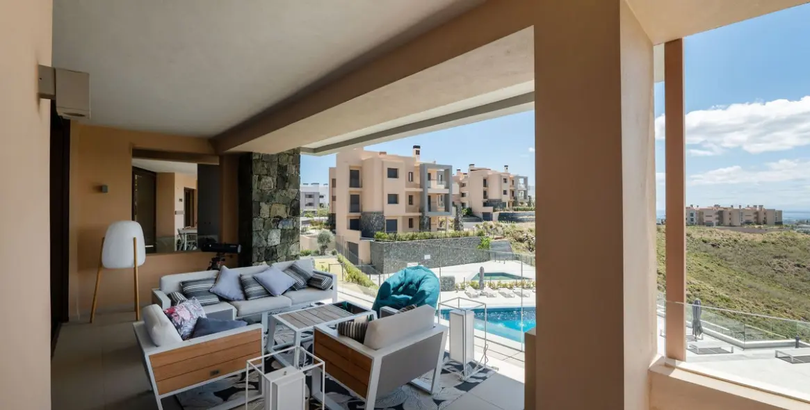 Sale of penthouse in La Quinta 24