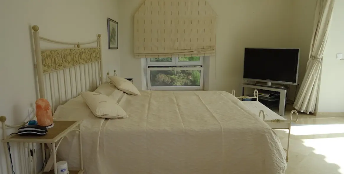 Продажа  отдельно стоящей виллы в Sotogrande Alto 20