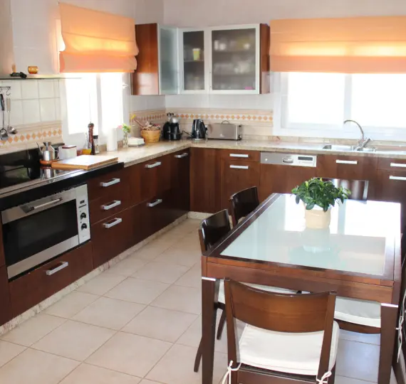 Продажа  отдельно стоящей виллы в Artola