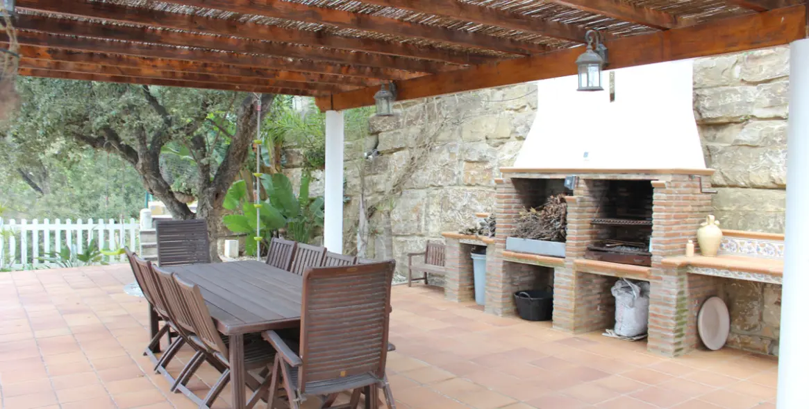 Продажа  отдельно стоящей виллы в Artola 4