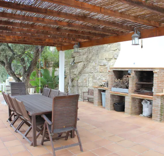 Продажа  отдельно стоящей виллы в Artola