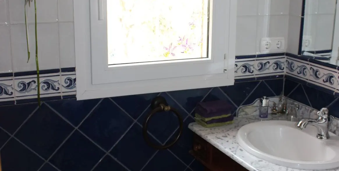 Sale of detached villa in Artola 8