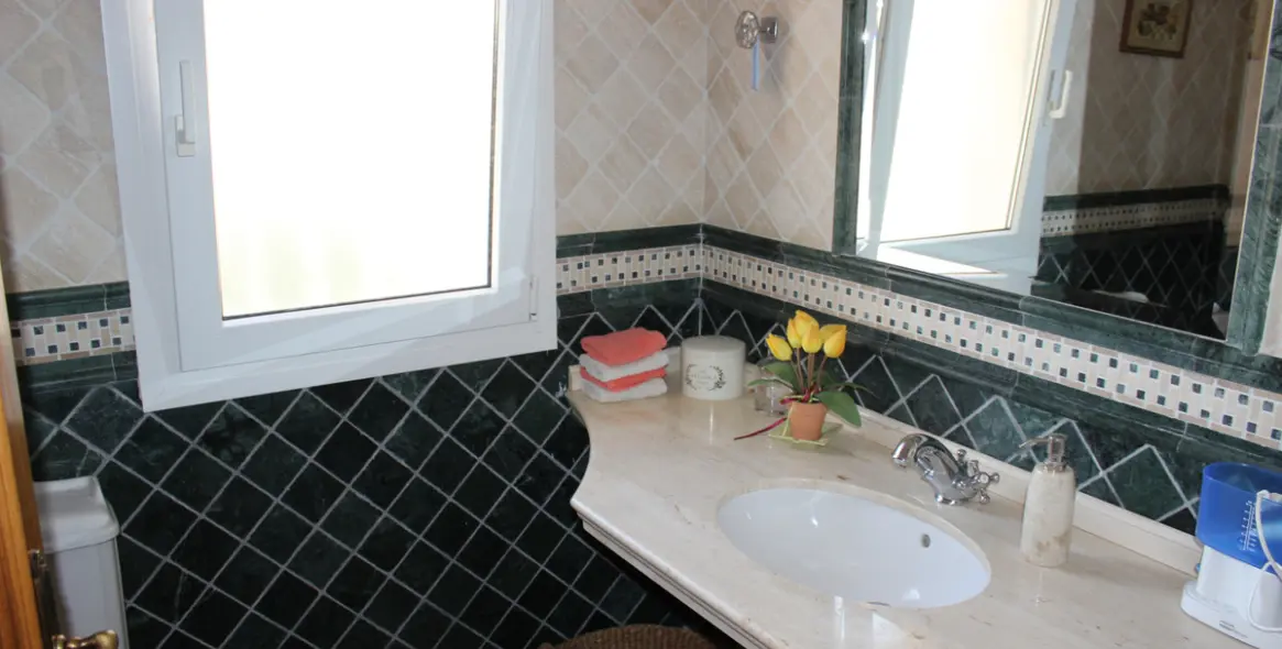 Sale of detached villa in Artola 12