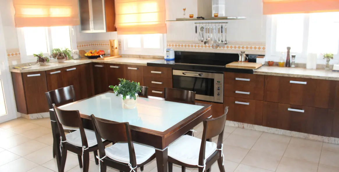 Sale of detached villa in Artola 14