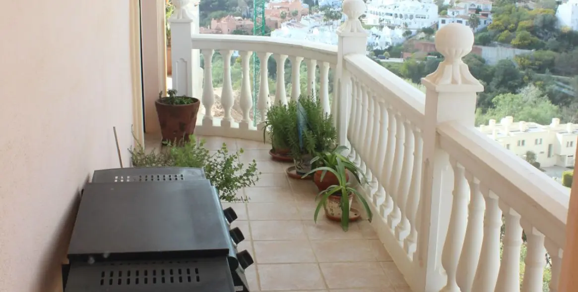 Sale of detached villa in Artola 17