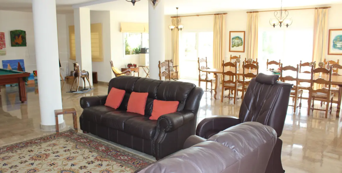 Sale of detached villa in Artola 20