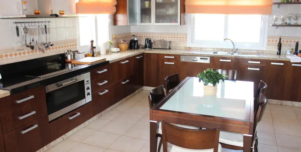 Продажа  отдельно стоящей виллы в Artola 22