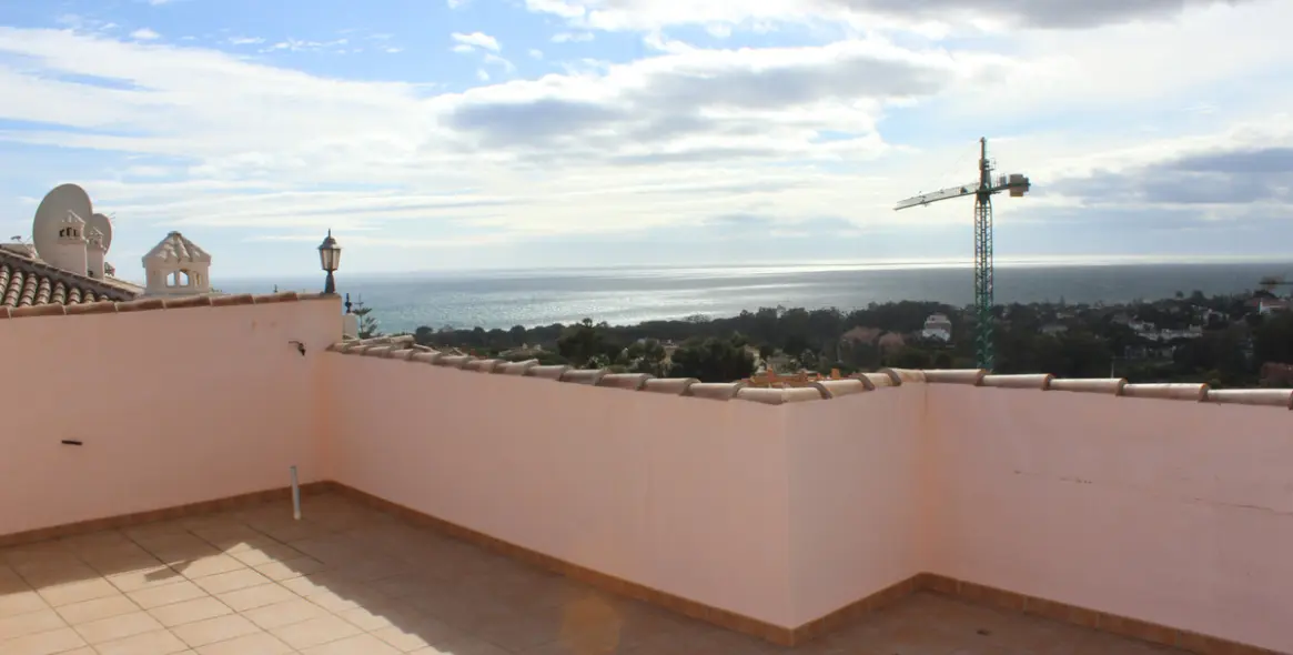 Продажа  отдельно стоящей виллы в Artola 24