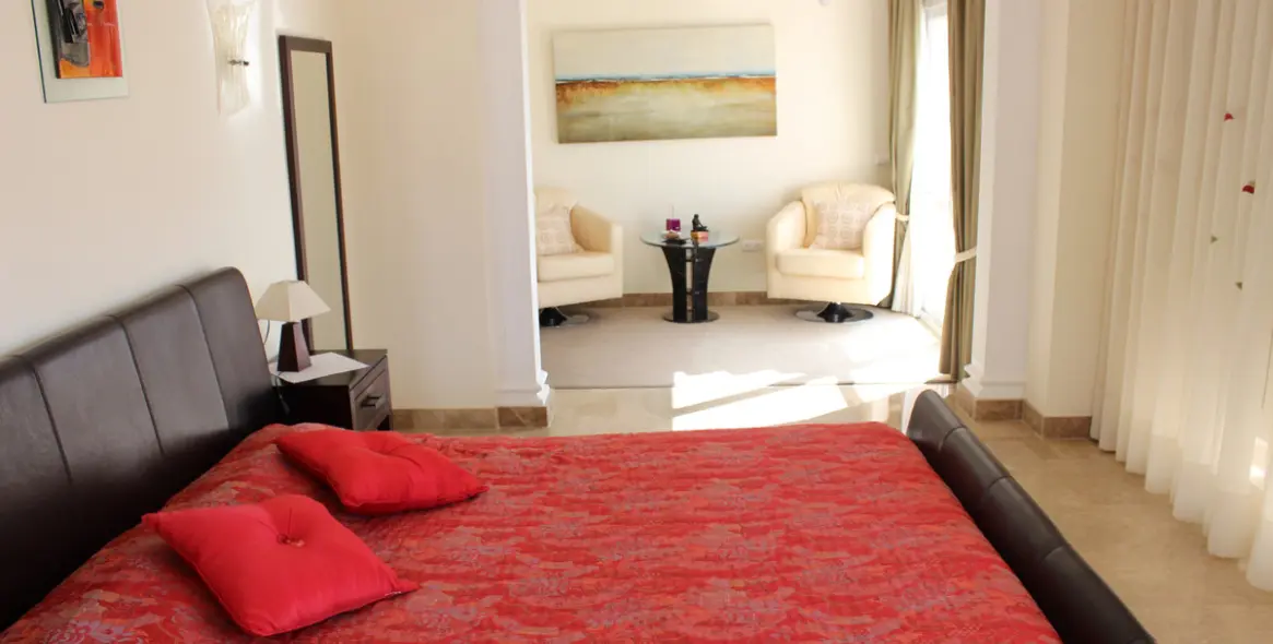 Продажа  отдельно стоящей виллы в Artola 25