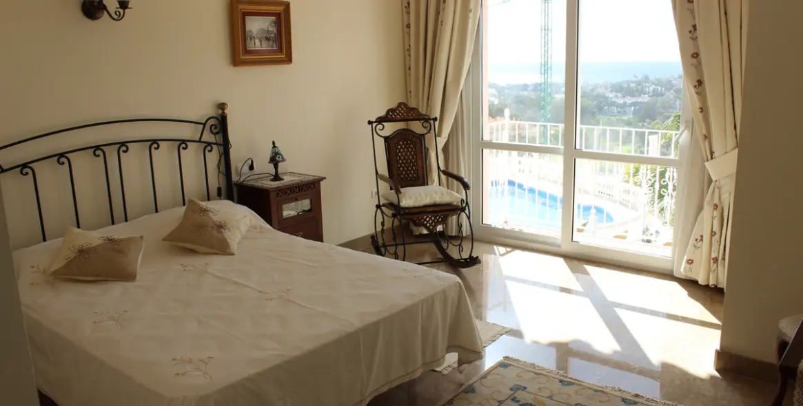 Продажа  отдельно стоящей виллы в Artola 27