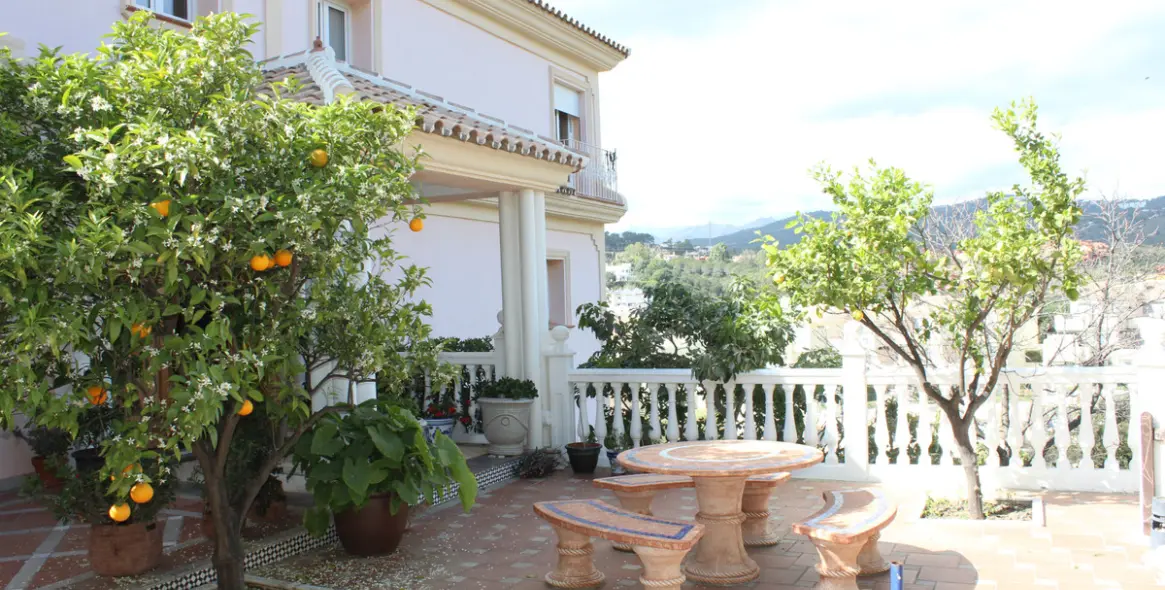 Продажа  отдельно стоящей виллы в Artola 47