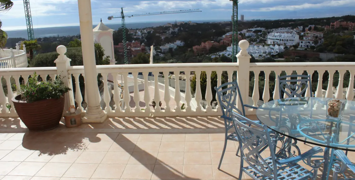 Продажа  отдельно стоящей виллы в Artola 49