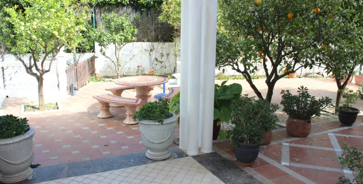 Продажа  отдельно стоящей виллы в Artola 54