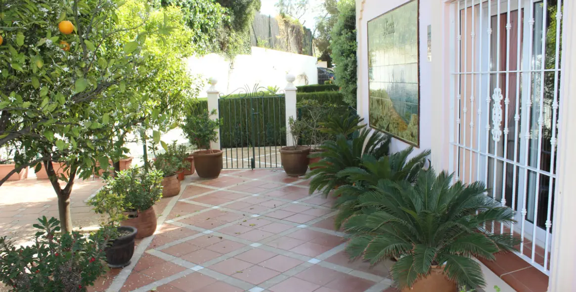 Продажа  отдельно стоящей виллы в Artola 55