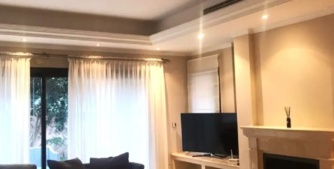 Sale of townhouse in Marbella (district Marbella) 9