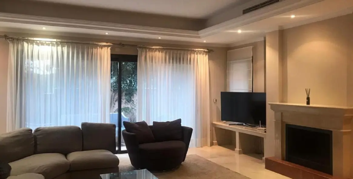 Sale of townhouse in Marbella (district Marbella) 10