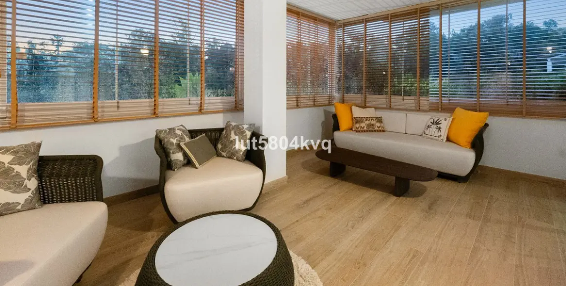 Sale of ground floor apartment in The Golden Mile 11