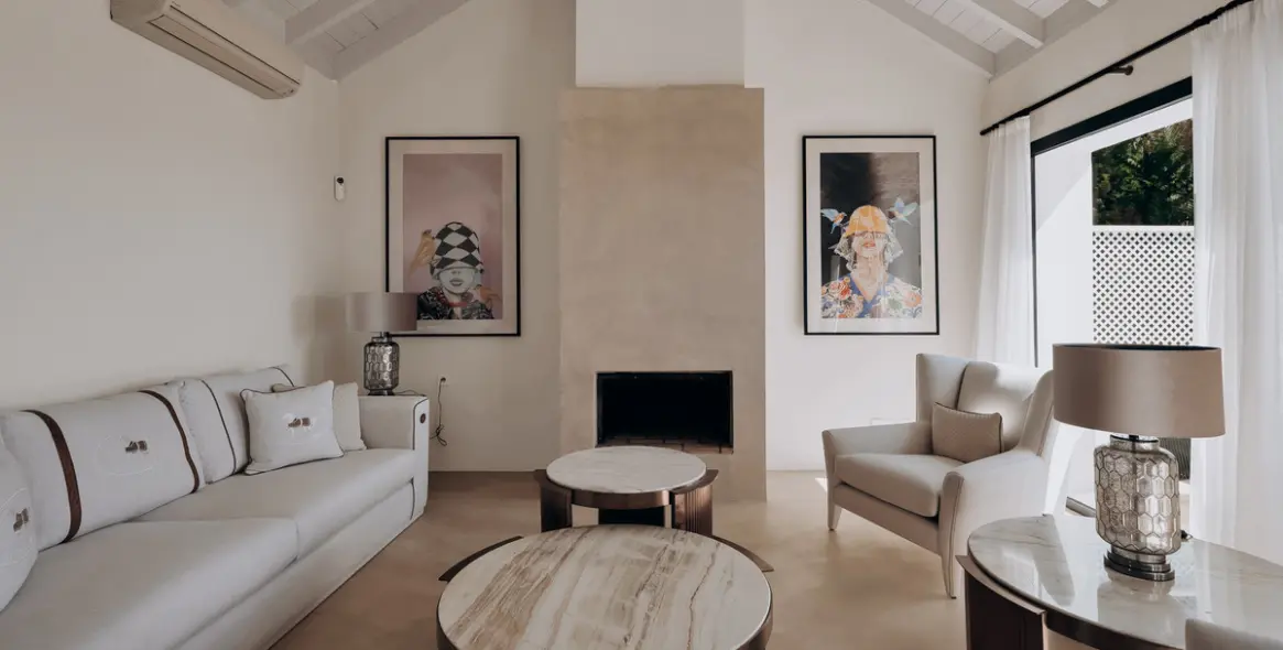 Sale of townhouse in The Golden Mile 13